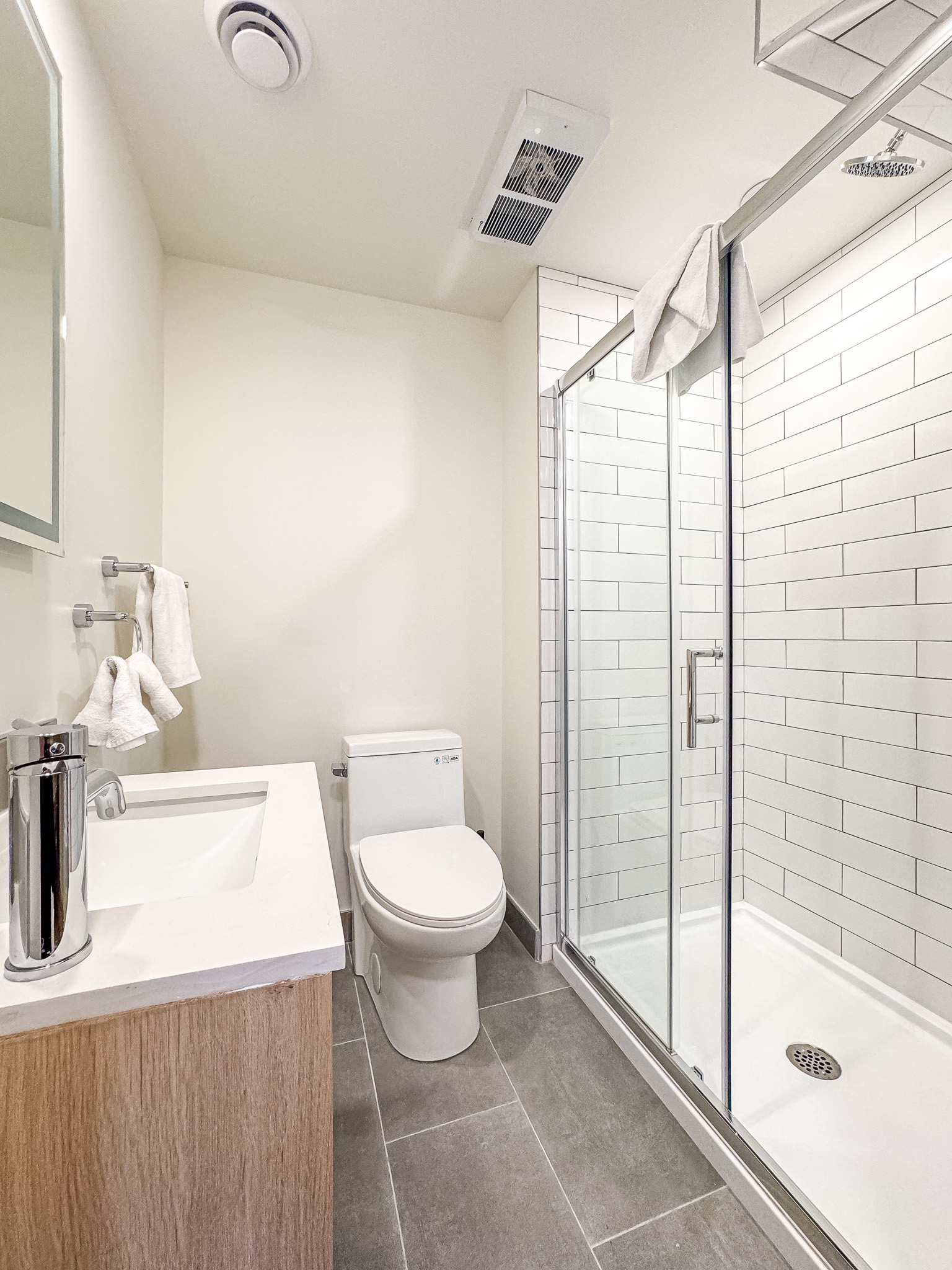 3882 St Laurent Blvd — photo 1